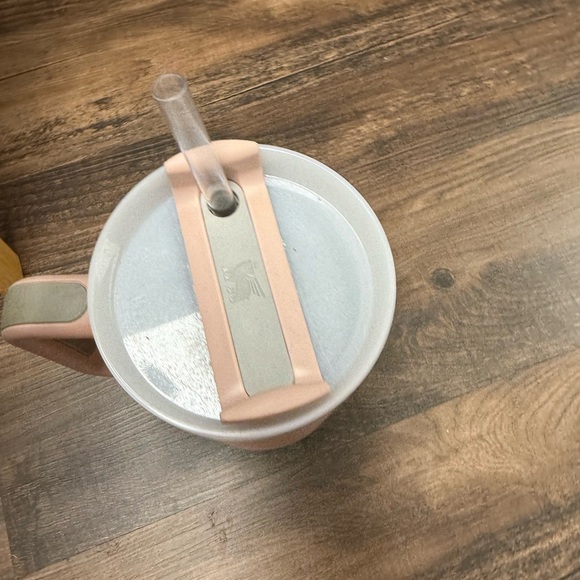 40oz Stanley Blush Pink Tumbler with straw lid - Picture 3 of 3